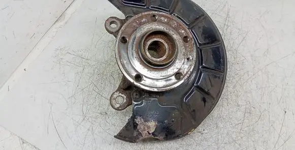 Volkswagen Golf VI Front wheel hub spindle knuckle