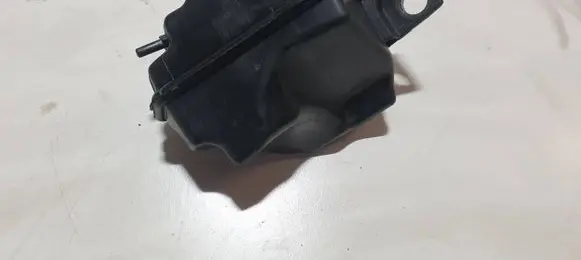 Vacuum air tank