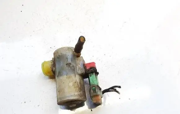 Subaru Legacy Windscreen/windshield washer pump