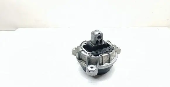 BMW 5 F10 F11 Engine mount bracket 6785601