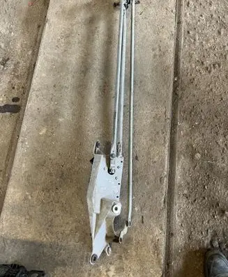 Renault Modus Front wiper linkage and motor 0390241777 8200141270 397020635