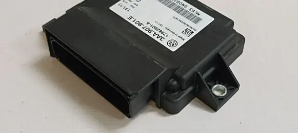 Volkswagen PASSAT B7 Hand brake control module 3AA907801E