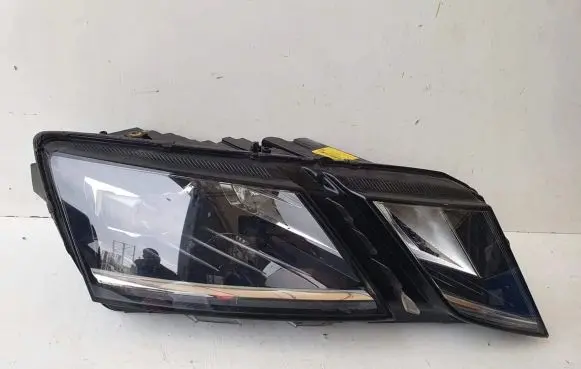 Skoda Octavia Mk3 (5E) Headlight/headlamp