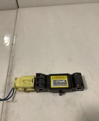 Mitsubishi Grandis Airbag deployment crash/impact sensor MN141004