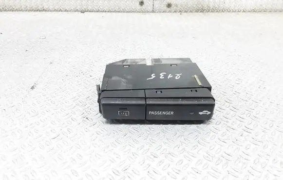 Toyota Avensis T250 Windscreen/window heater switch 8479005130