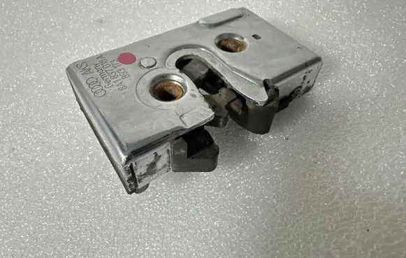 Audi 80 90 S2 B4 Front door lock 8A1837016A 893173