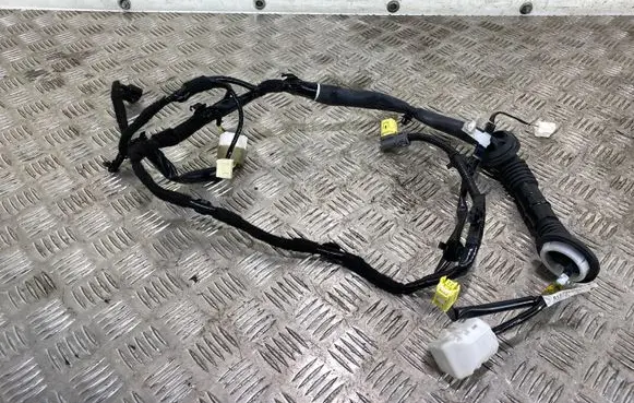 Subaru XV II Front door wiring loom 81821FL250
