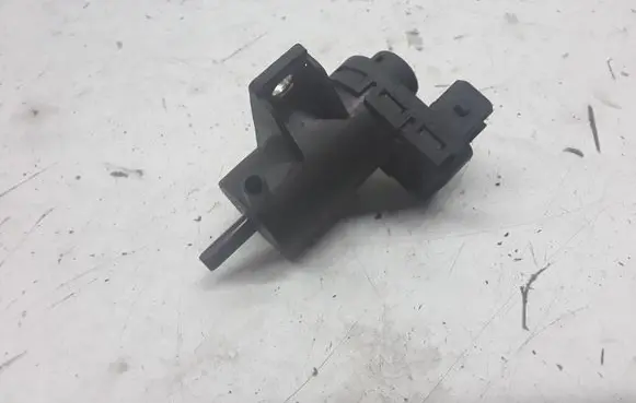 Nissan Qashqai Vacuum valve 8200762162