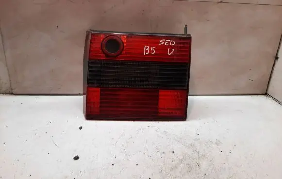 Volkswagen PASSAT B4 Tailgate rear/tail lights 3A5945108