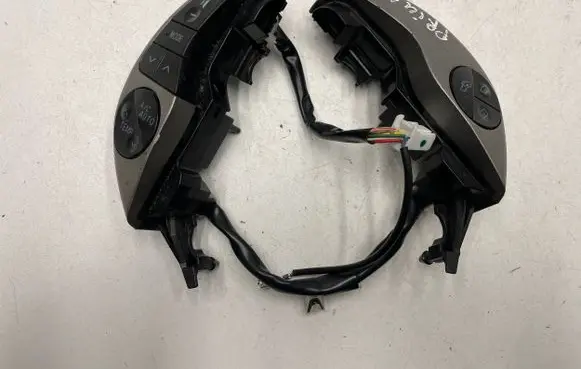 Toyota Prius (XW20) Multifunctional control switch/knob F700V142
