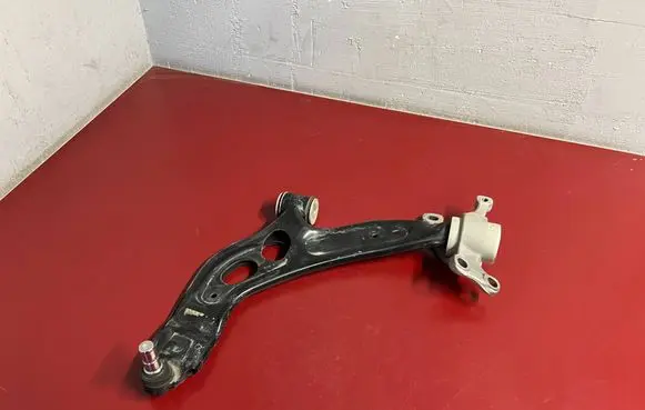 Front lower control arm/wishbone