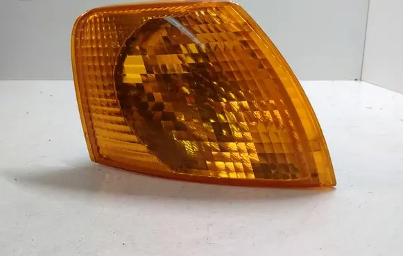 Volkswagen PASSAT B5 Front indicator light 3B0953050