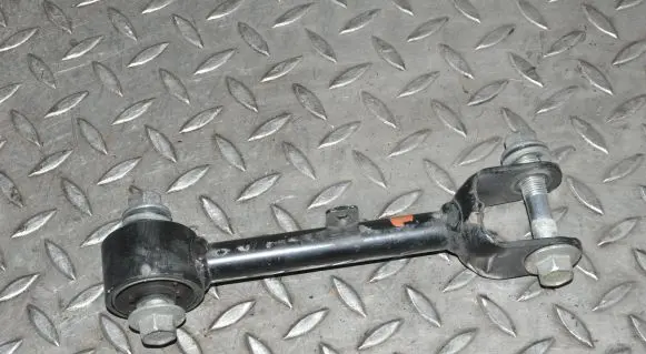 Rear upper control arm/wishbone