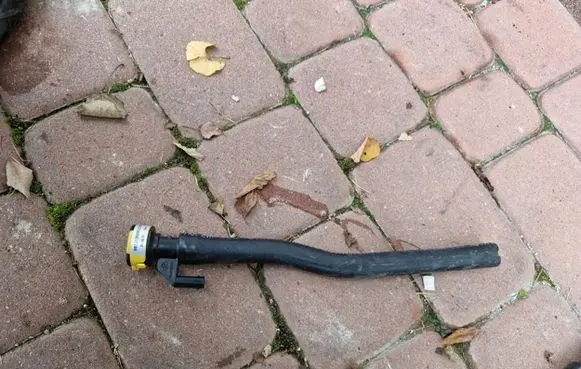 Opel Corsa F Breather hose/pipe 9812135680