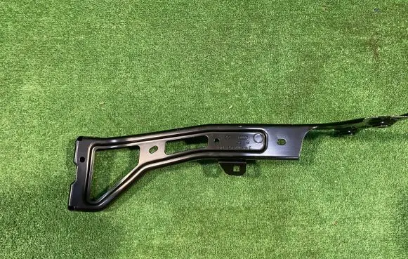 Audi A4 S4 B9 Fender mounting bracket 8W0821135C