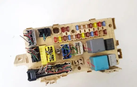 Toyota Avensis T250 Fuse box set 3160347087 905762