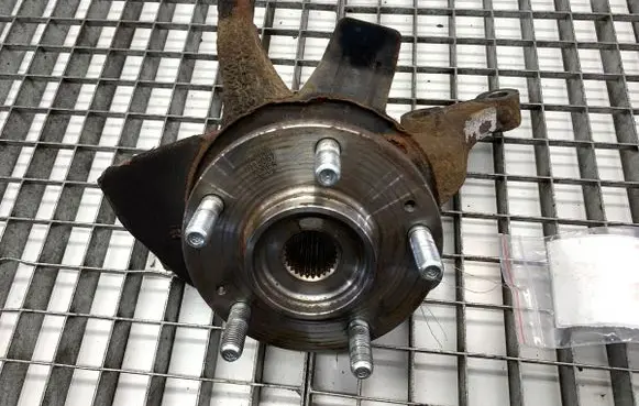 Hyundai i30 Front wheel hub spindle knuckle