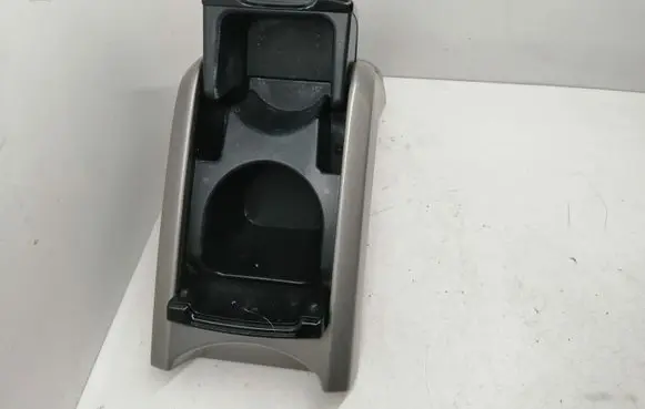 Cup holder front