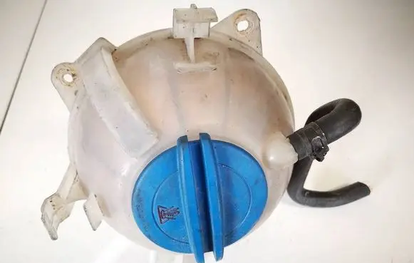 Coolant expansion tank/reservoir