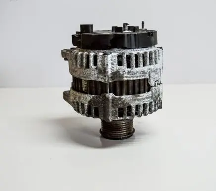 Volkswagen PASSAT B7 Generator/alternator 03L903023D
