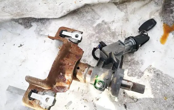 Opel Corsa D Steering wheel axle