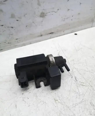 BMW X5 E53 Turbo solenoid valve 72279600 2247906