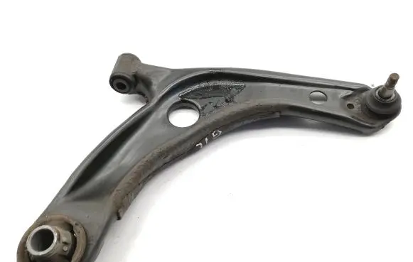 Toyota Yaris Front lower control arm/wishbone