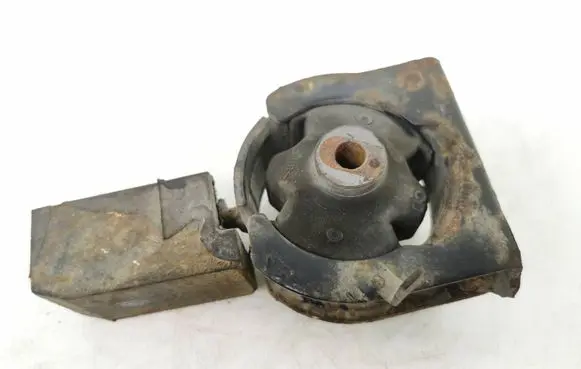 Toyota Avensis T250 Engine mount bracket AV74272