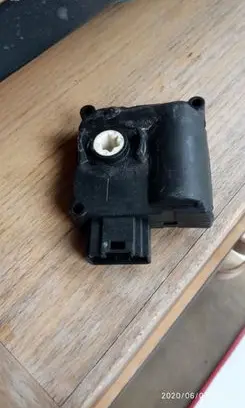Audi A6 S6 C6 4F Intake manifold valve actuator/motor 0132801359 03040701