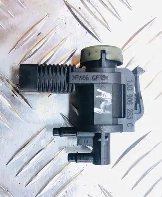 Volkswagen Eos Turbo solenoid valve 1J0906283C