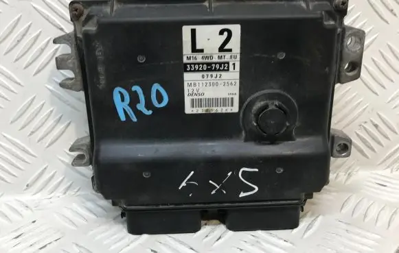Suzuki SX4 Engine control unit/module 3392079J2