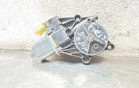 Ford Fiesta Front door window regulator motor 0130822405