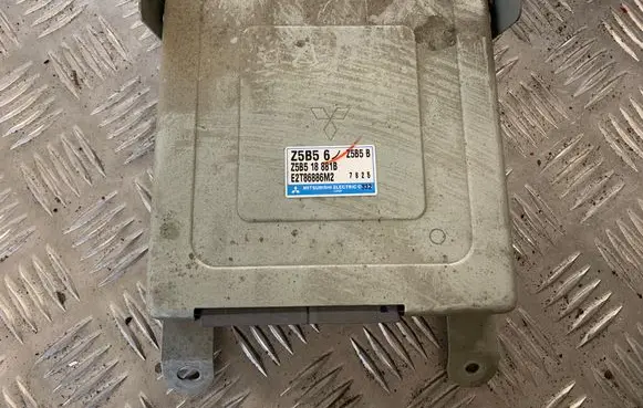 Mazda 323 Engine control unit/module Z5B56