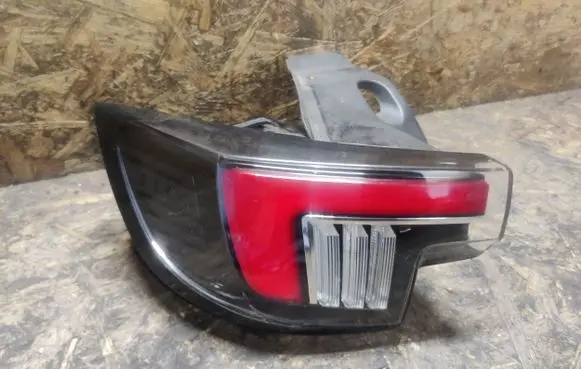 Opel Mokka B Rear/tail lights 9833721880