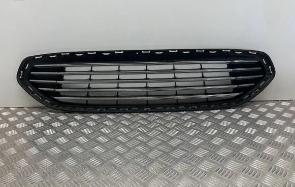 Ford Fusion II Front bumper upper radiator grill DS738150BDW