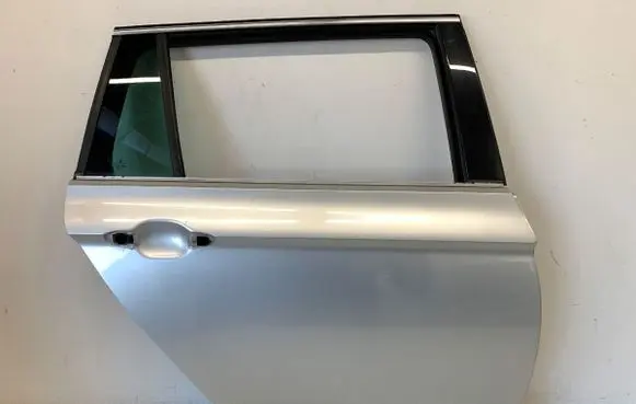 Volkswagen PASSAT B8 Rear door LA7W
