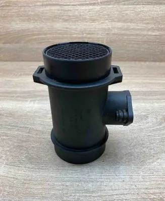 BMW 7 E38 Mass air flow meter 1433565 0280217124
