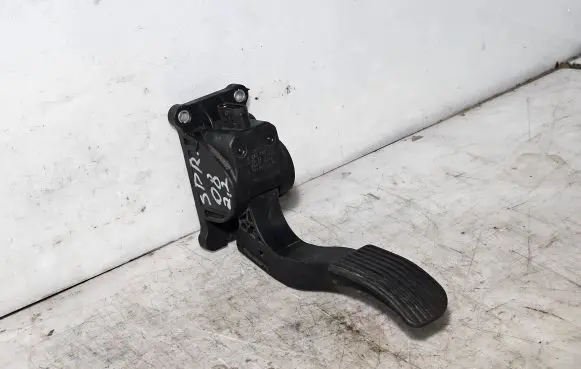 Mercedes-Benz Sprinter W906 Accelerator throttle pedal A9063000404 0280755023