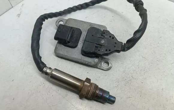 Mercedes-Benz E W212 Lambda probe sensor A0009055612 0009055612 A3C02860000617
