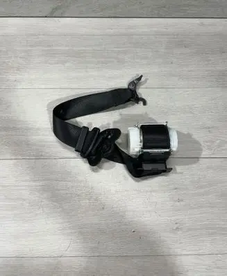 BMW 3 E90 E91 Front seatbelt 33017492b