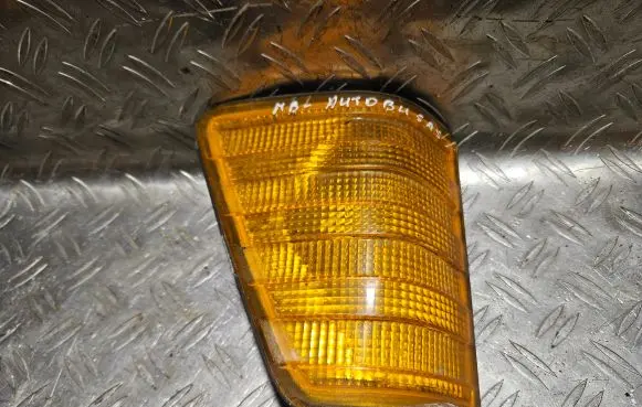 Mercedes-Benz 207 310 Front indicator light 32757 32757R6
