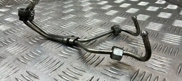 Volvo XC60 Fuel injector supply line/pipe 