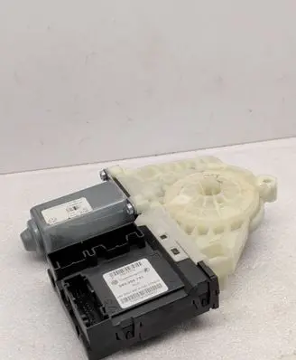 Volkswagen Golf VI Front door window regulator motor 05075712 5K0959793 71227041050622