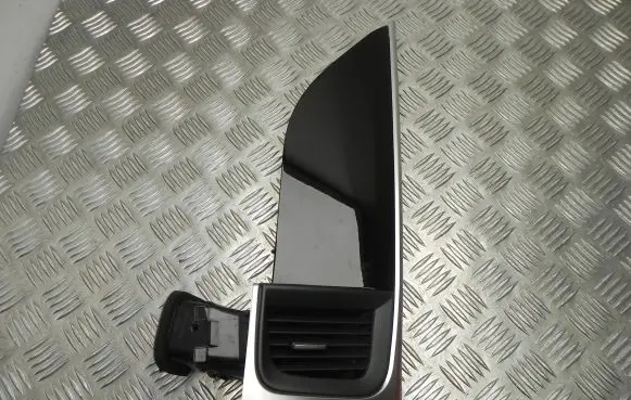 Jaguar I-Pace Rear air vent grill J9D3018B09AB T5891
