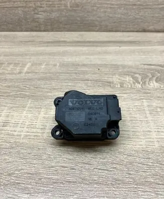 Volvo S60 Air flap motor/actuator 30676511