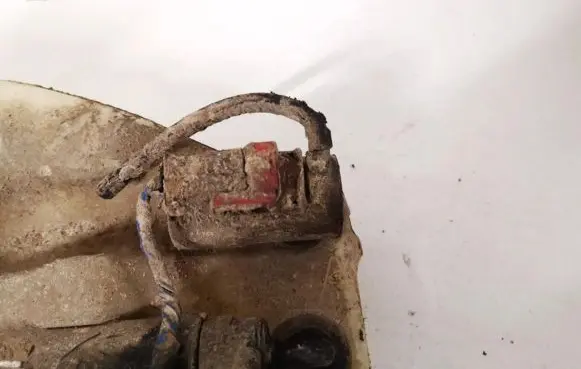 Mitsubishi Carisma Windscreen/windshield washer pump