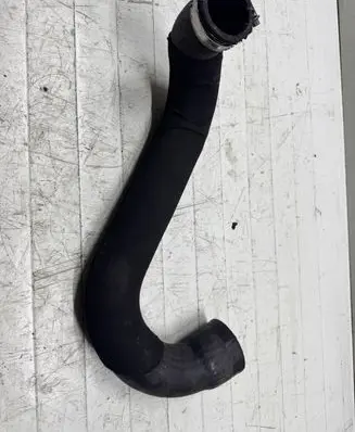 Audi A4 S4 B9 8W Intercooler hose/pipe 8W0145738F