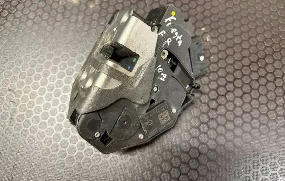 Ford Fiesta Front door lock 8A6AA21812BE 4064413349101