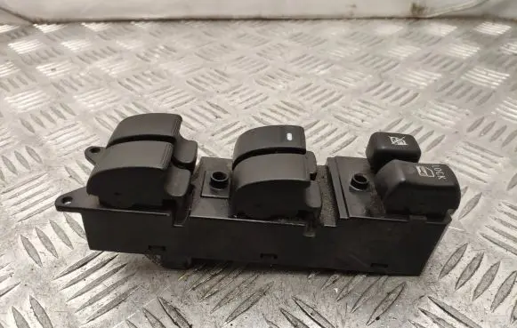 Mitsubishi Outlander Electric window control switch 8608A185 C8DD645MB