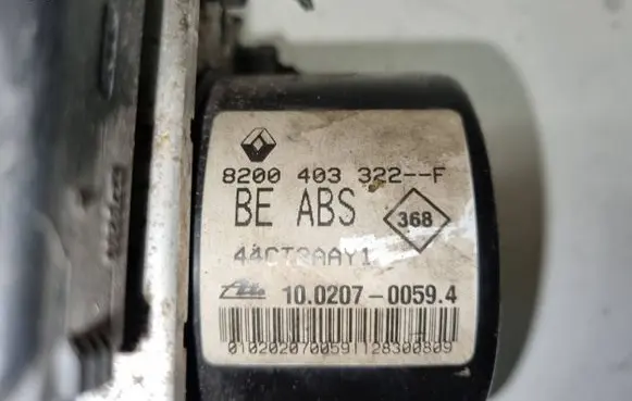 Renault Twingo II ABS Pump 8200403322-F 10097014093 B738D13F49